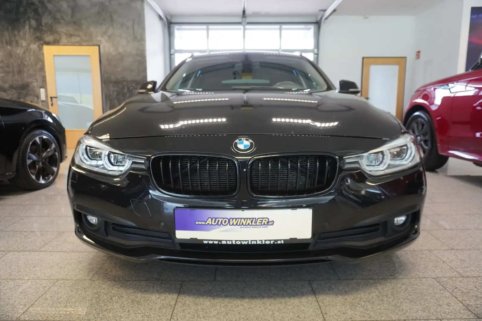 BMW 318 318 d xDrive Touring Advantage LED/Navi/Sportsitz Schwarz - 2