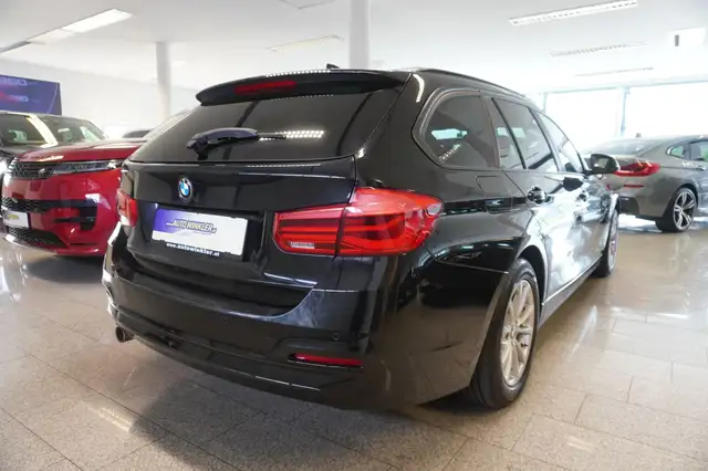 BMW 3 Series view 5
