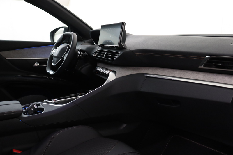 Peugeot 5008 1.2i EAT8 GT-LINE + A/T + 7PL. + GPS + CARPLAY + C — photo 11
