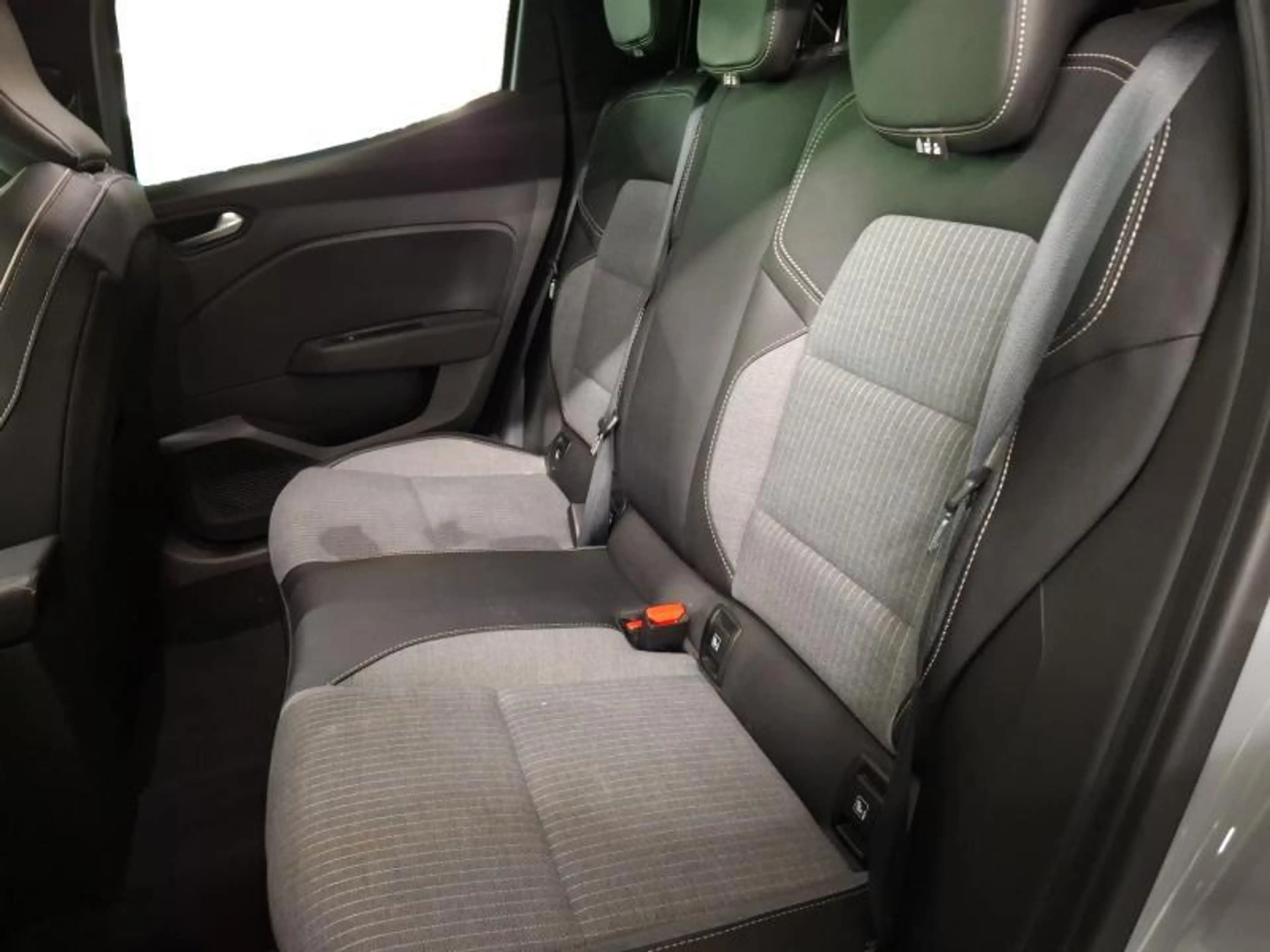 Renault Clio 1.0 TCe Techno 90 Hp — photo 13