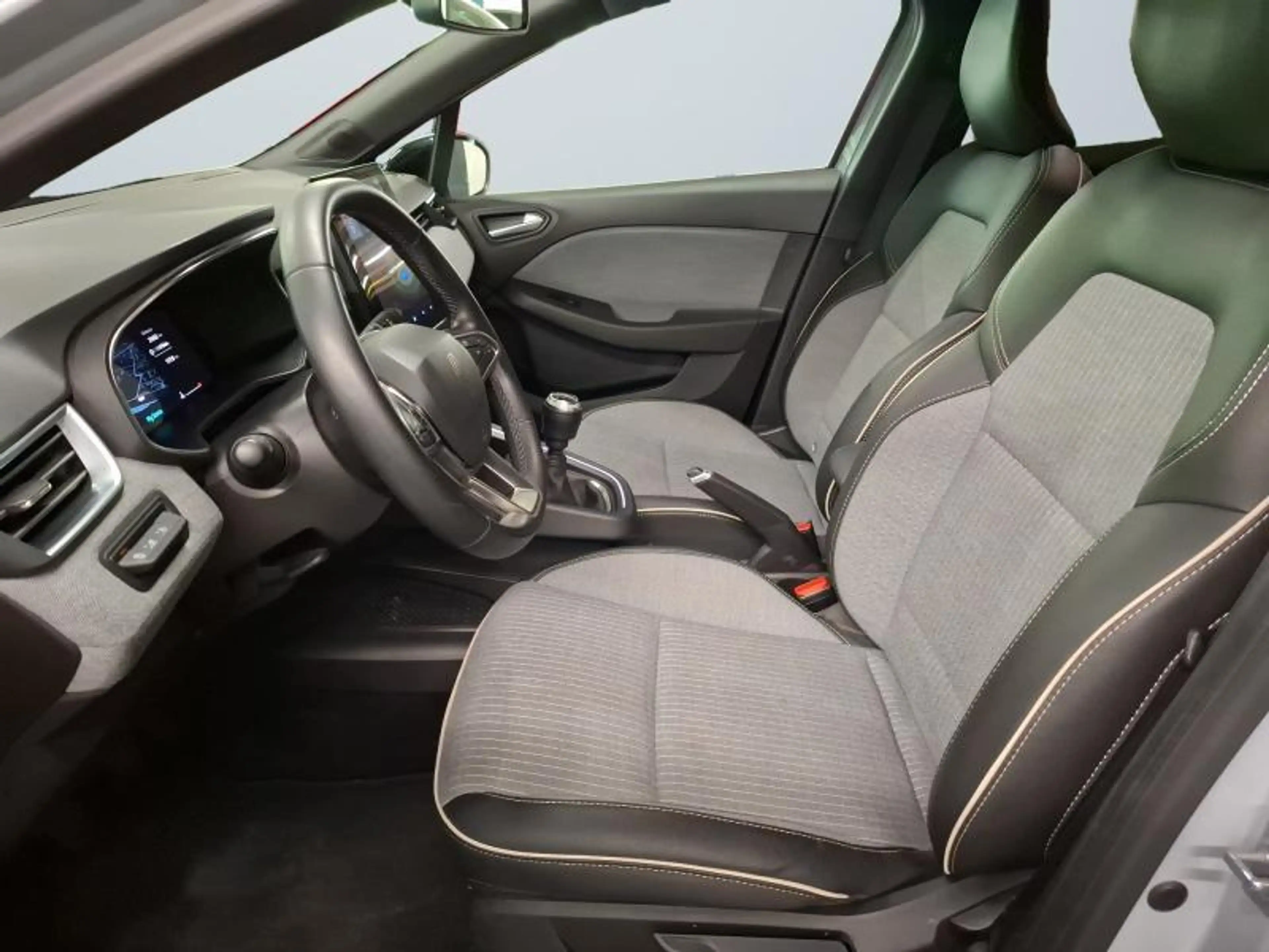 Renault Clio 1.0 TCe Techno 90 Hp — photo 12