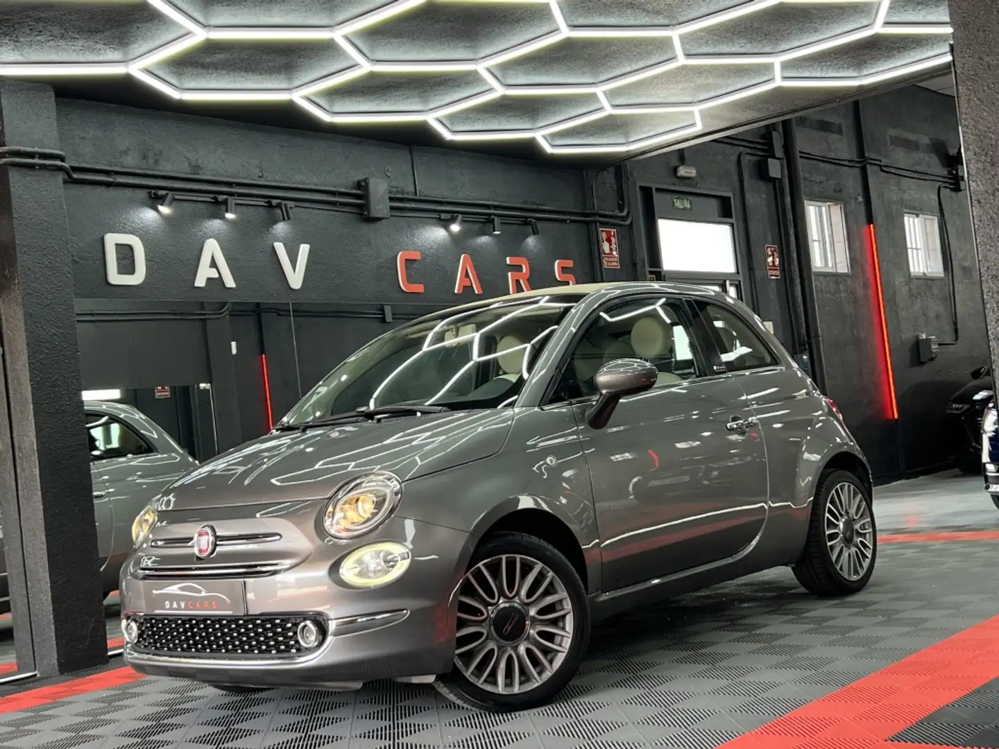 Fiat 500C 1.2 Lounge Gris - 1
