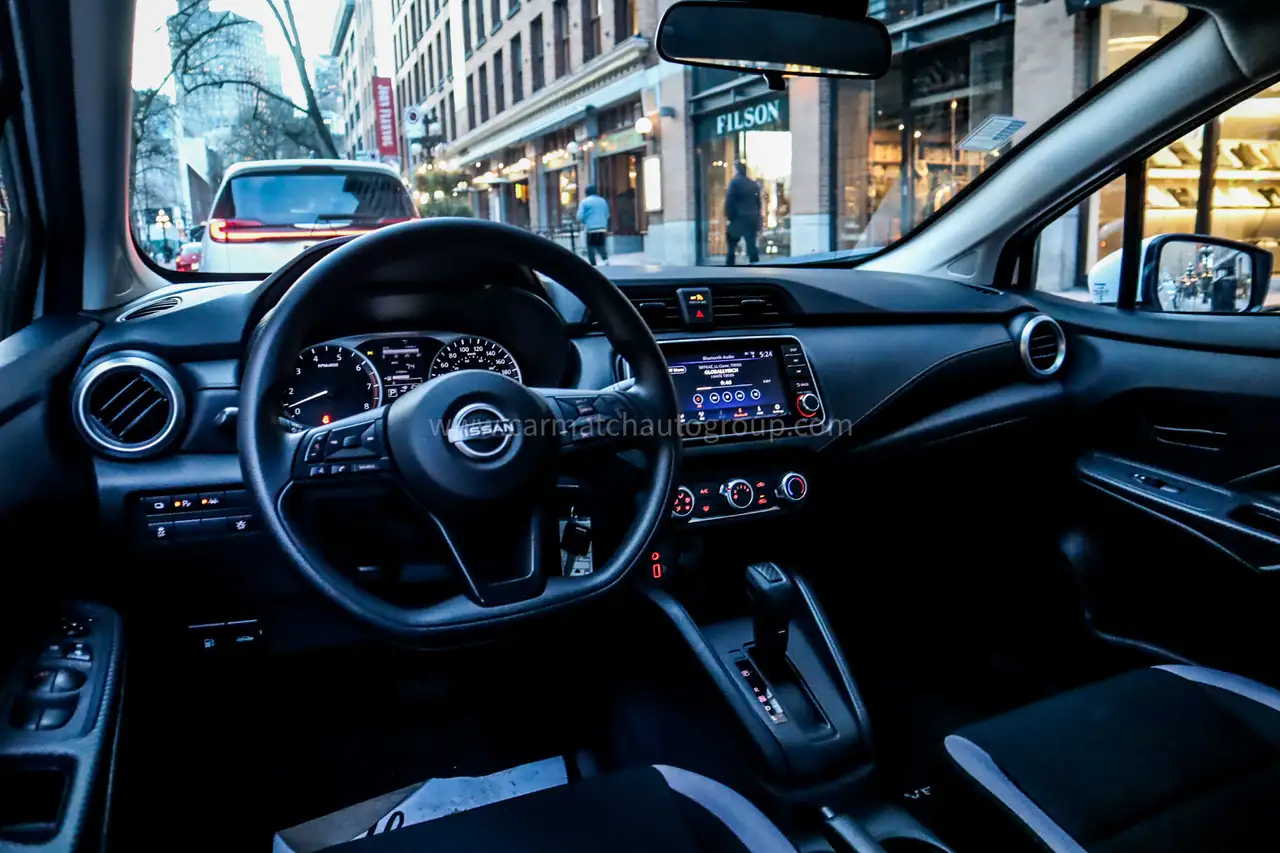 Nissan Versa снимка Nissan Versa