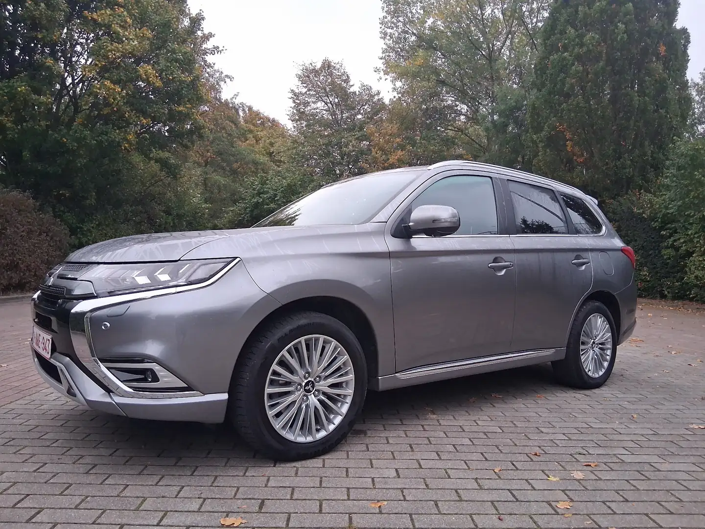 Mitsubishi Outlander 2.4 4WD Plug-In Hybrid Spirit+ - 1