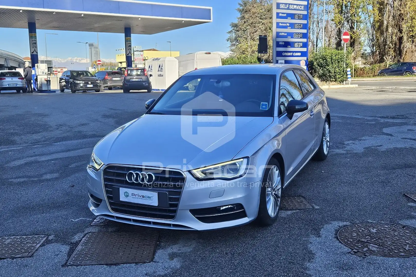 Audi A3 A3 1.6 TDI Ambition Silber - 1
