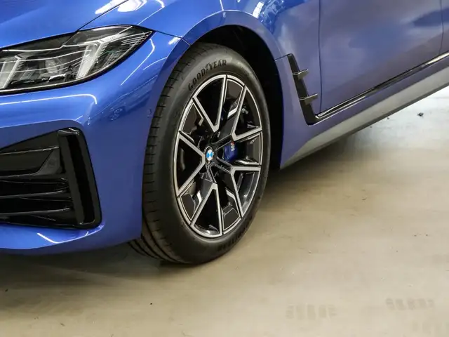 BMW 4 Series view 6