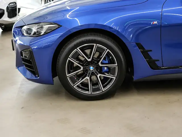 BMW 4 Series view 7