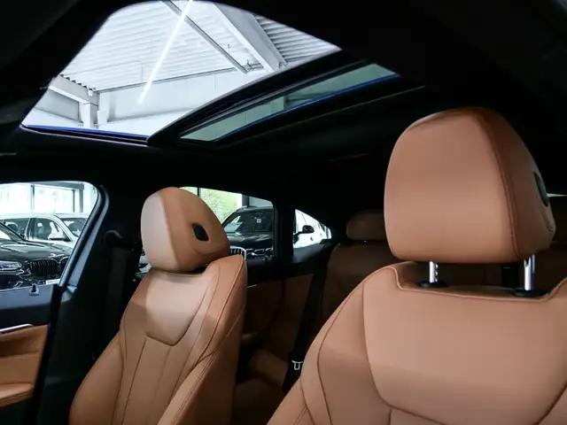 BMW 4 Series view 10