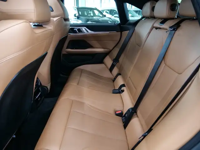BMW 4 Series view 11