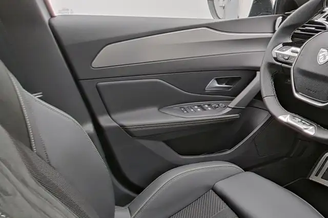 Peugeot 308 view 13
