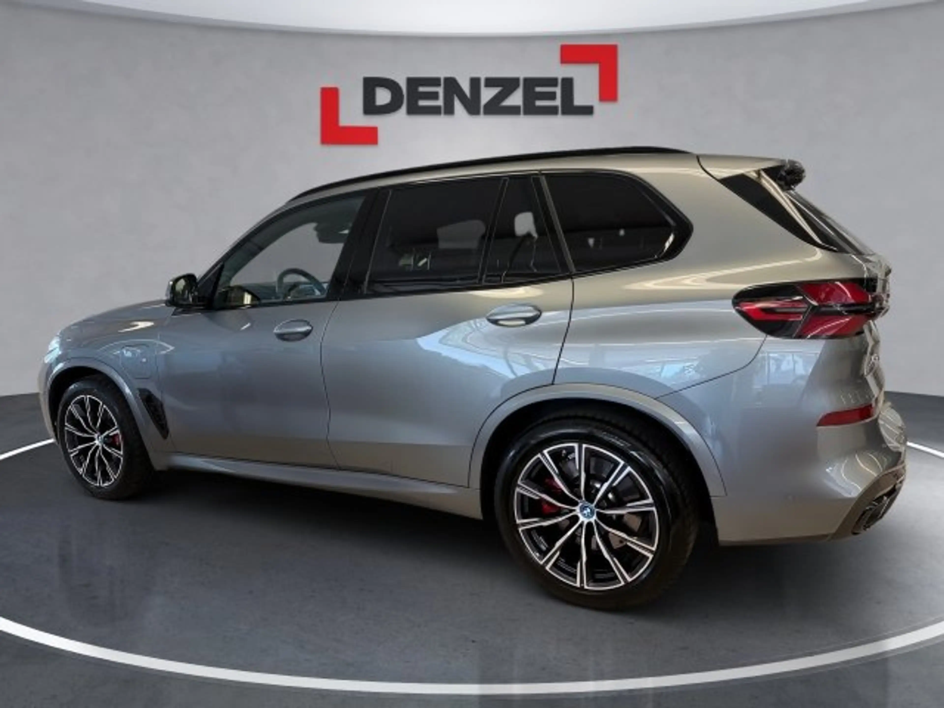 BMW X5 xDrive50e G05 XB1 — photo 2
