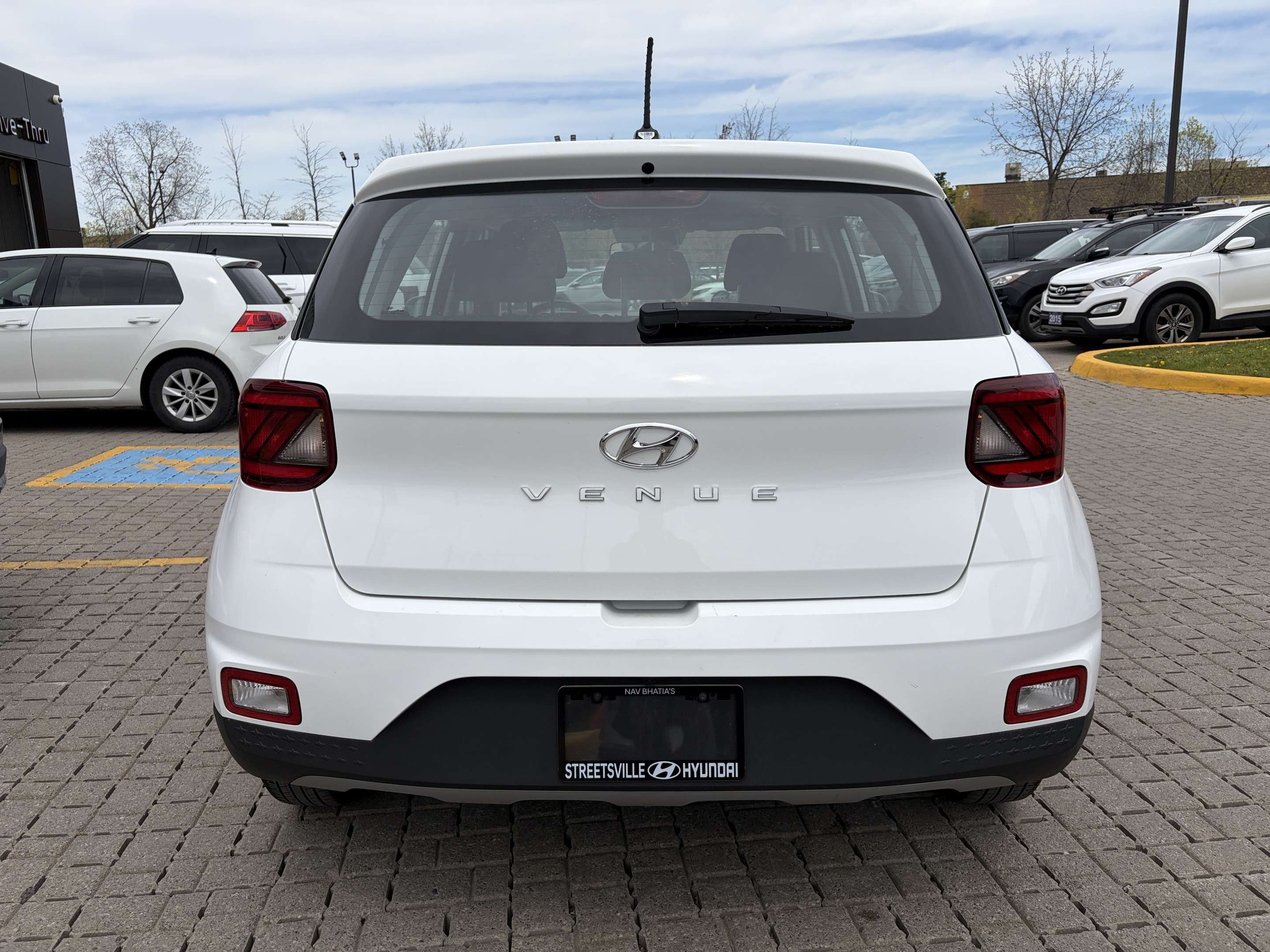 2025 Hyundai Venue Essential IVT — снимка 1