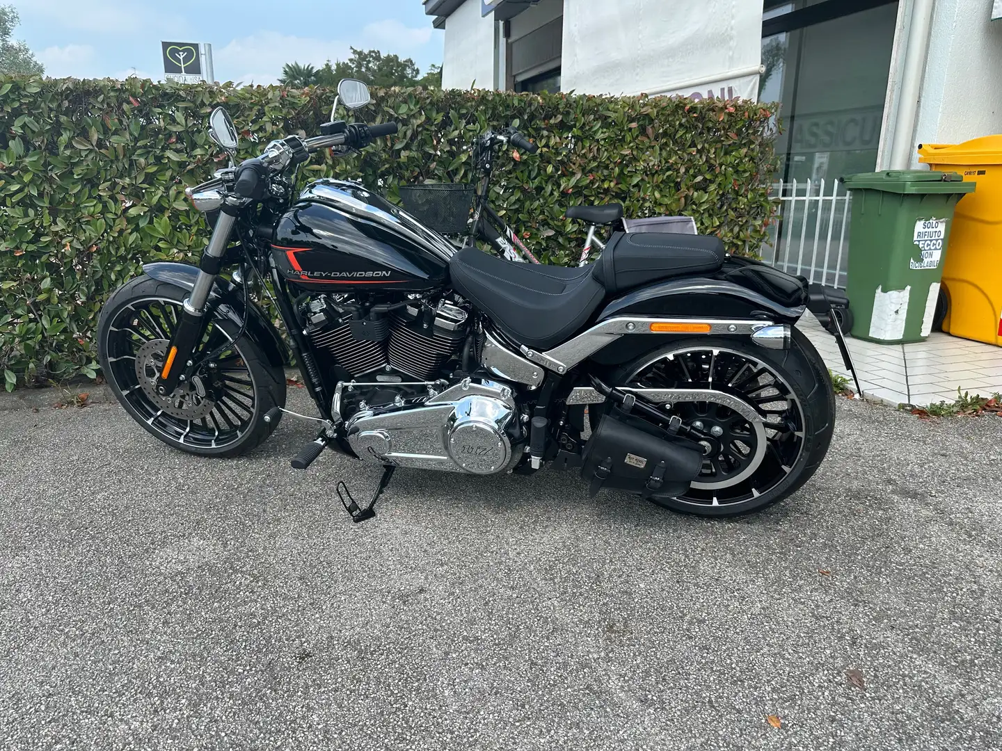 Harley-Davidson Breakout 117 Nero - 2