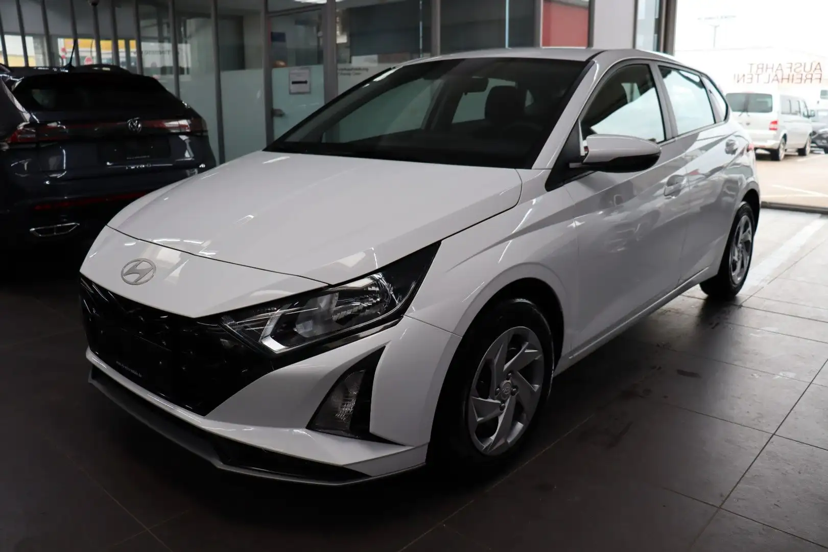 Hyundai i20 1.0 T-GDI DCT Navi Klima R.cam SOFORT Weiß - 1