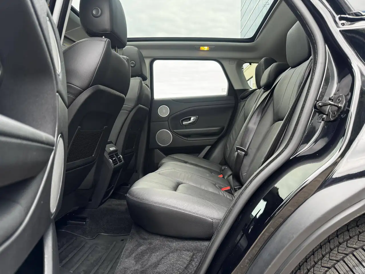 Land Rover Range Rover Evoque снимка Land Rover Range Rover Evoque