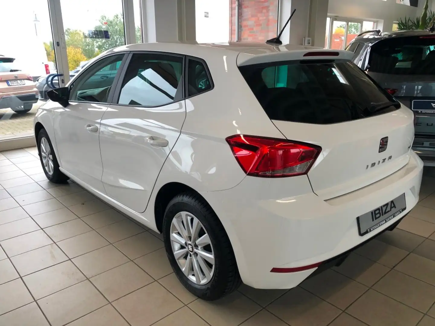 SEAT Ibiza Style 1.0TGI Weiß - 2