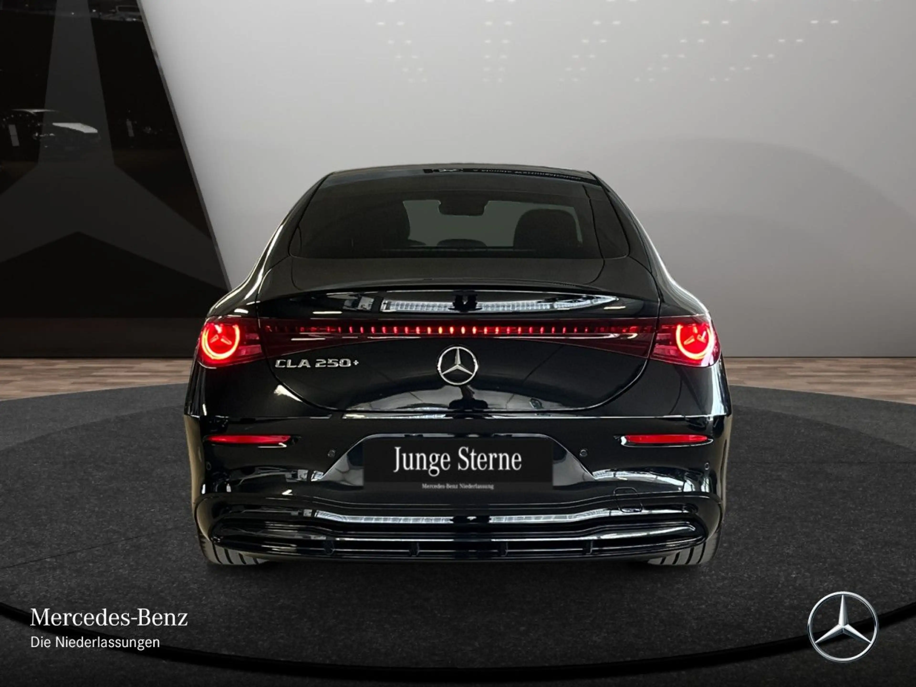 Mercedes-Benz CLA 250 Pano Multibeam Distr. Night Kamera Sitzh — photo 9