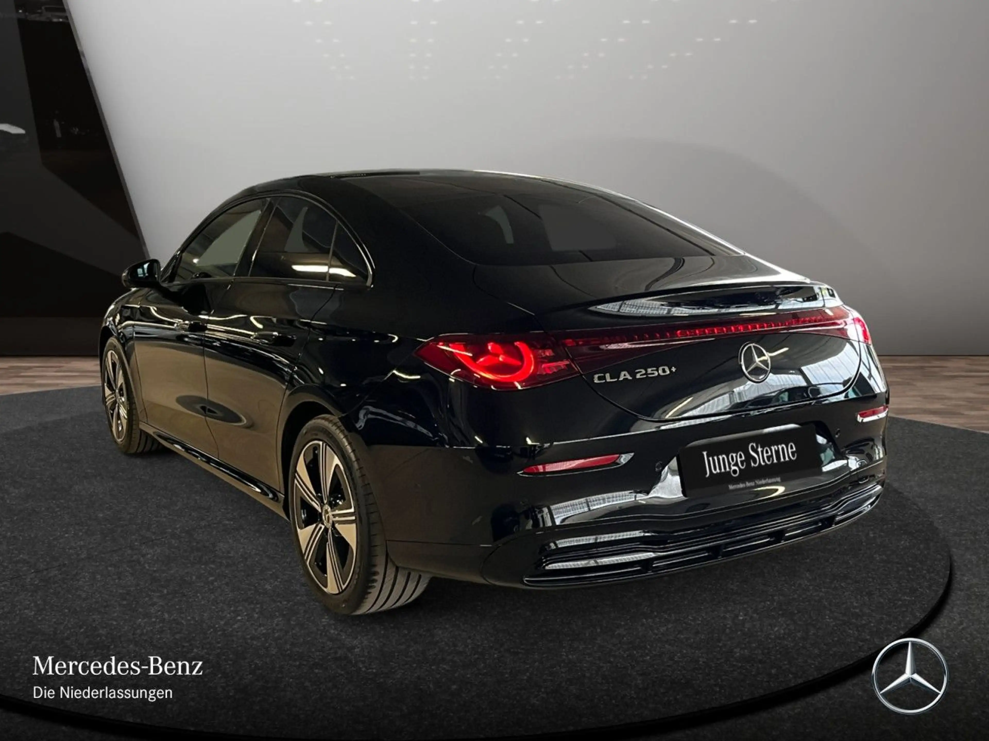 Mercedes-Benz CLA 250 Pano Multibeam Distr. Night Kamera Sitzh — photo 10