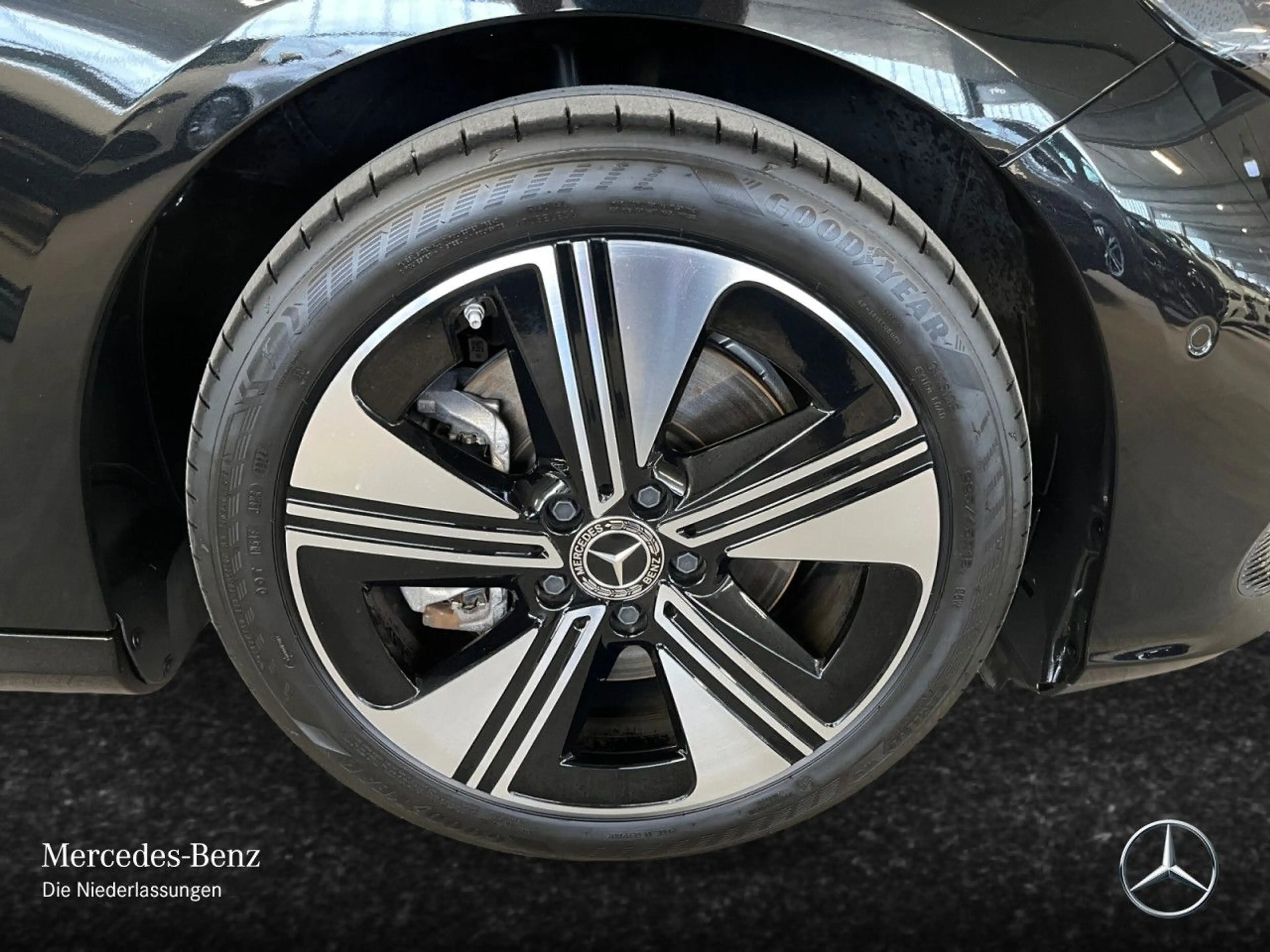 Mercedes-Benz CLA 250 Pano Multibeam Distr. Night Kamera Sitzh — photo 6