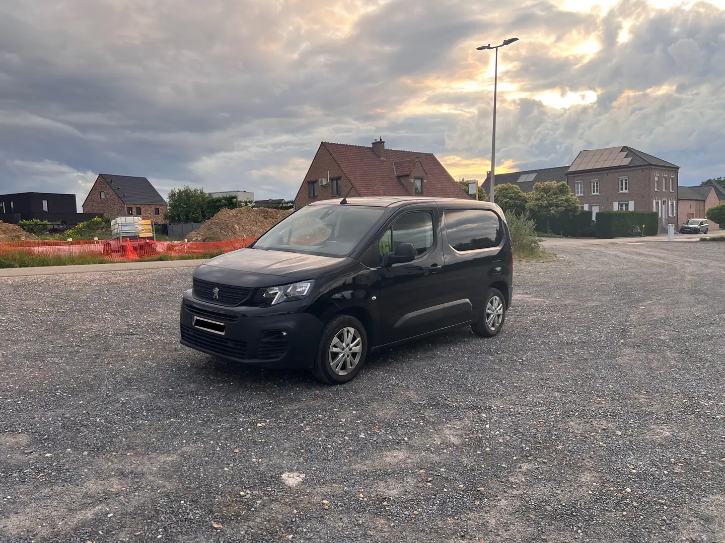 Peugeot Partner Partner 1.2 Puretech 110 L1 EHZ S Noir - 1