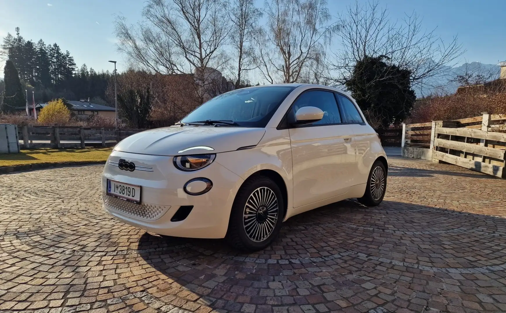 Fiat 500 Fiat 500e Serie 1 Icon Hatchback Weiß - 1