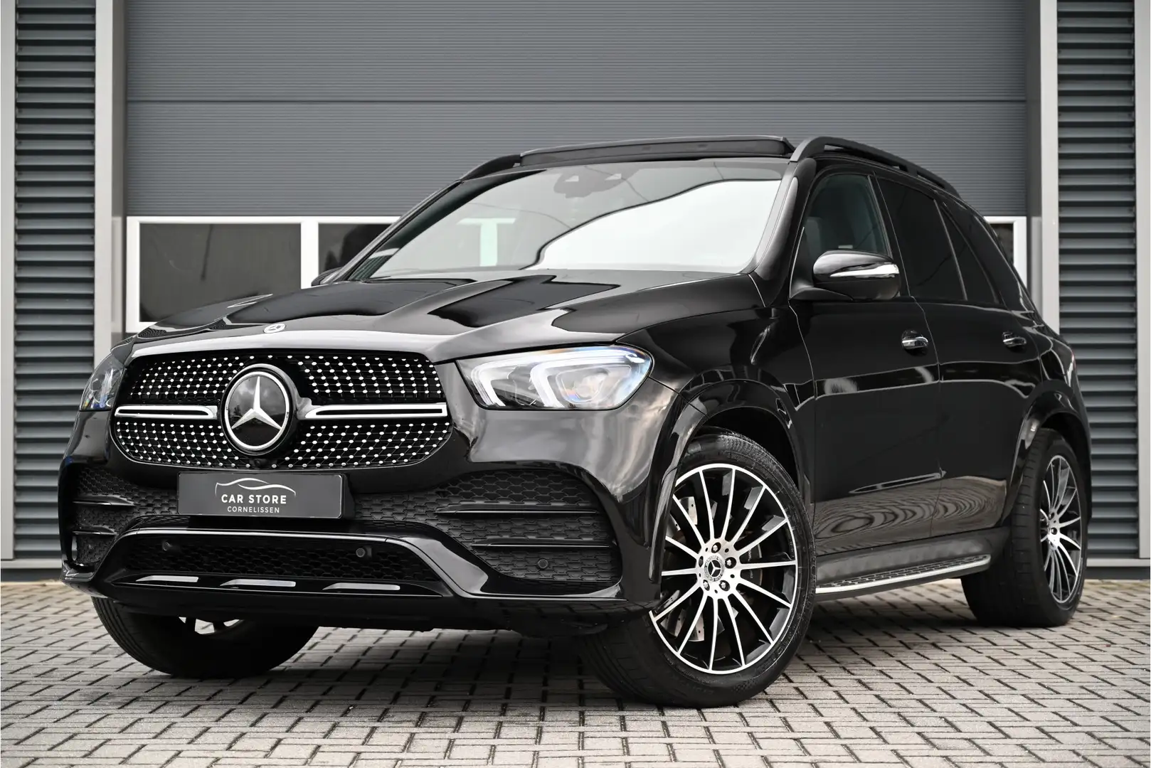 Mercedes-Benz GLE 350 e 4MATIC AMG / PANO / NIGHT / BURMESTER / 360 CAME Zwart - 1
