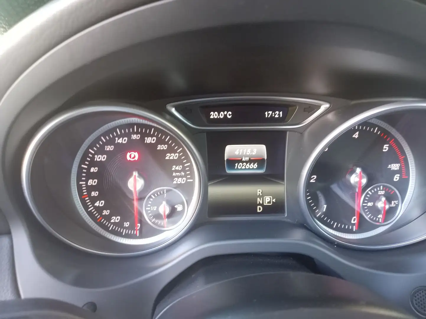 Mercedes-Benz CLA 200 CLA 200 d Automatic Premium Bianco - 2