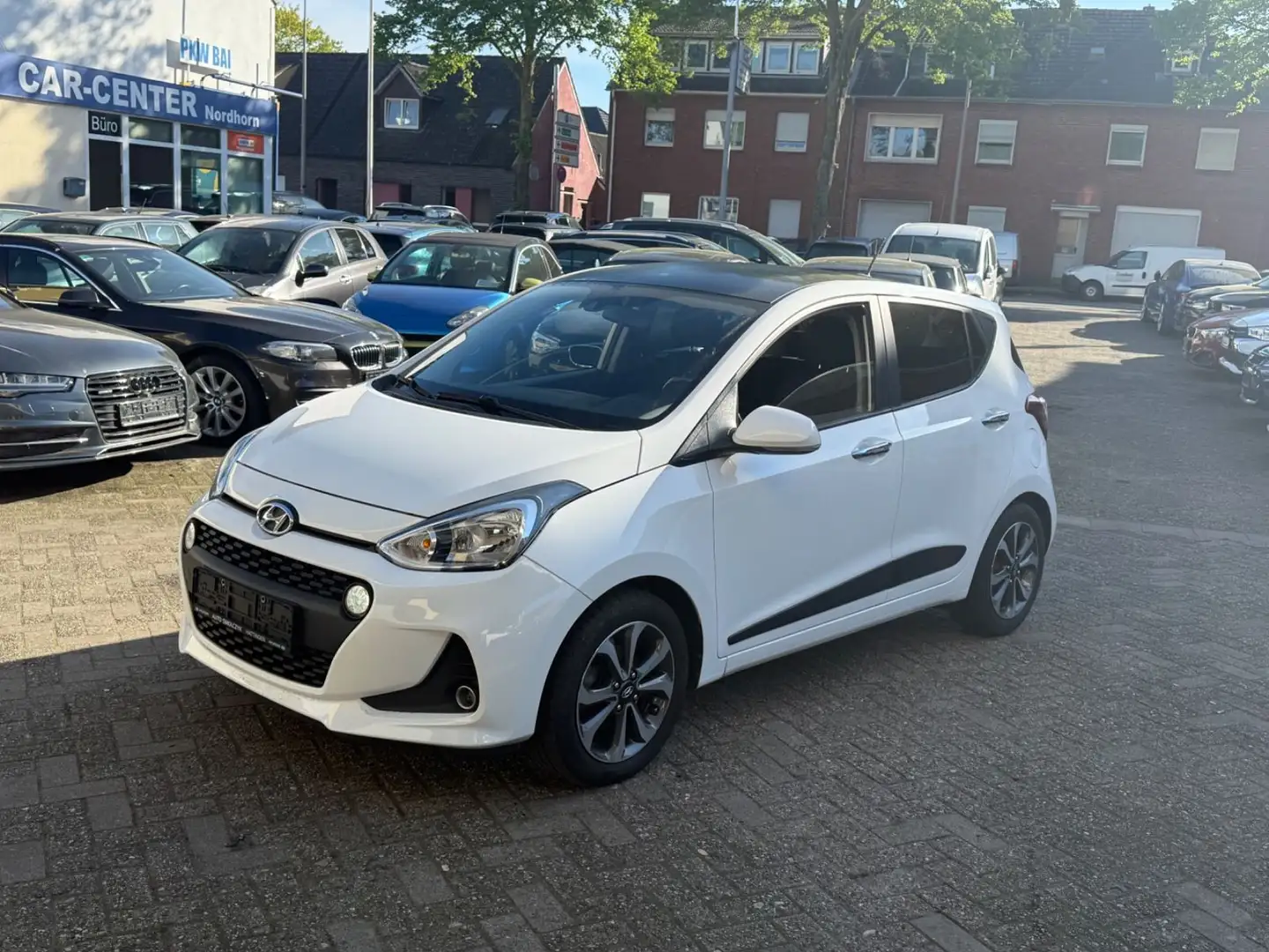 Hyundai i10 Style*NAVI*AUTOMATIK*LHZ*SHZ*** Weiß - 1