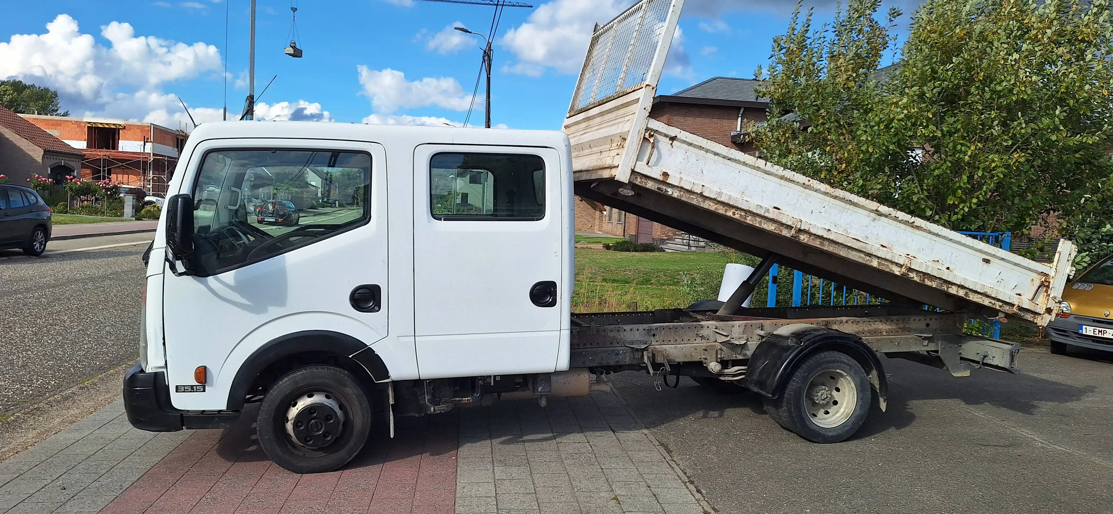 Nissan Cabstar 3.0cc-3.500kg DOUBLE CABINE-BENNE BASCULANTE — photo 2