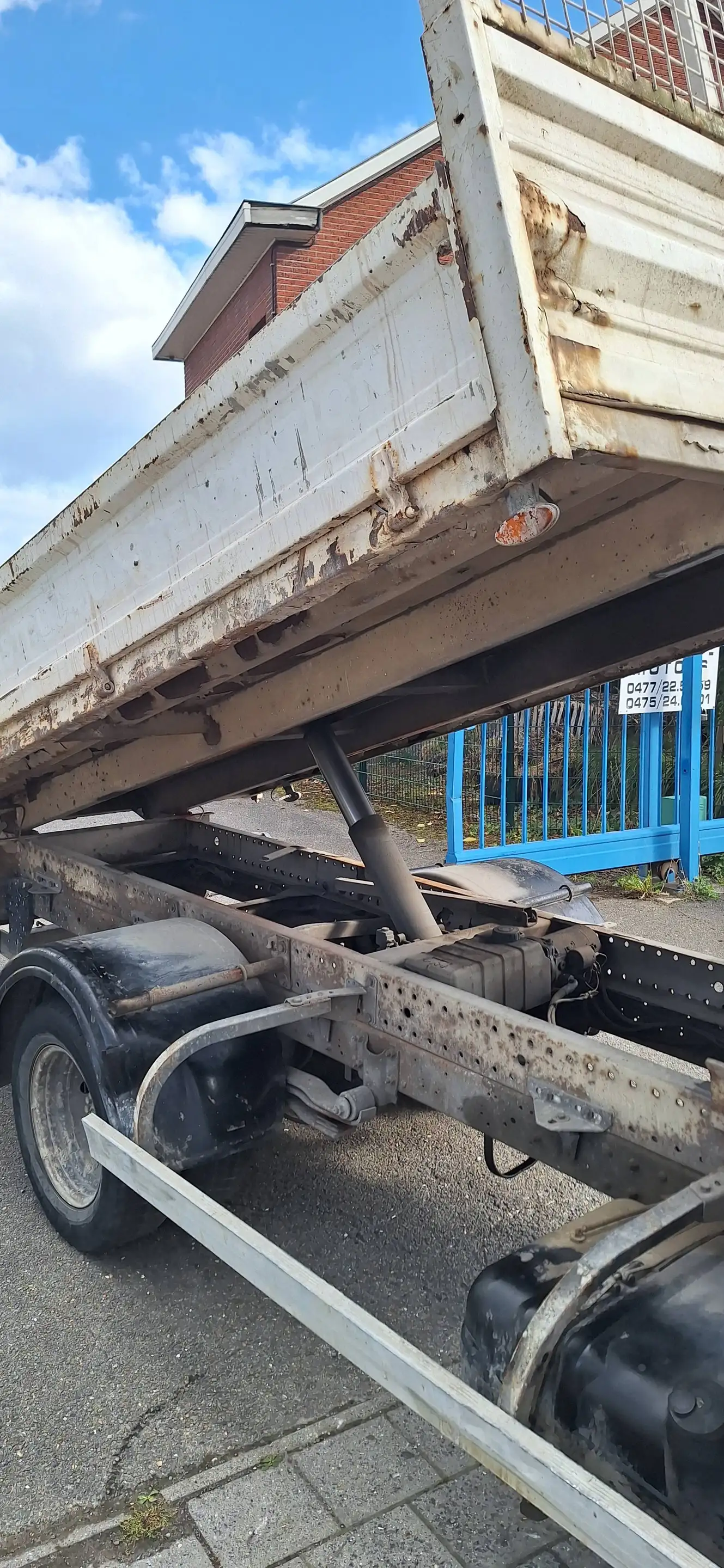 Nissan Cabstar 3.0cc-3.500kg DOUBLE CABINE-BENNE BASCULANTE — photo 6