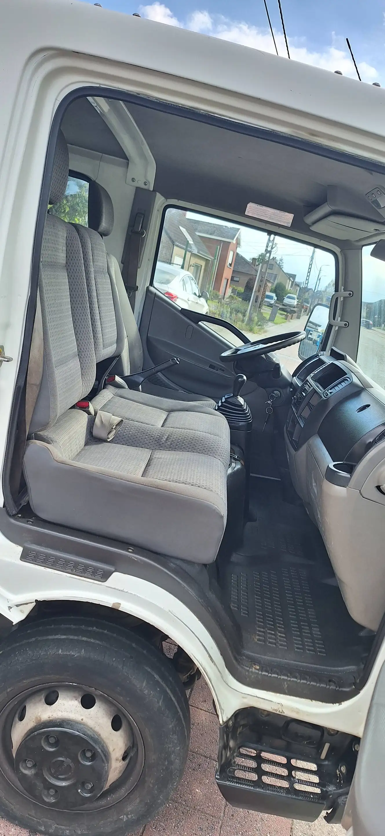 Nissan Cabstar 3.0cc-3.500kg DOUBLE CABINE-BENNE BASCULANTE — photo 7