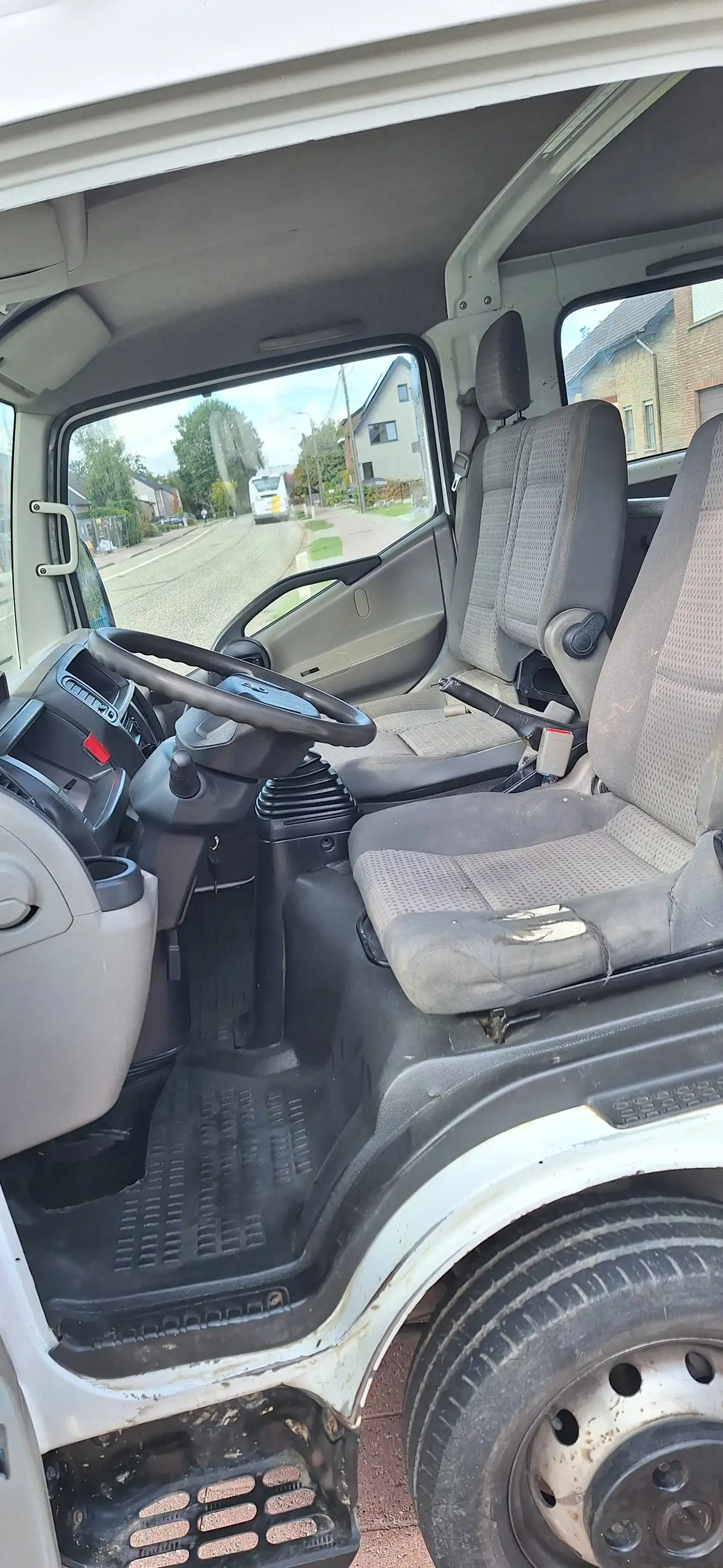 Nissan Cabstar 3.0cc-3.500kg DOUBLE CABINE-BENNE BASCULANTE — photo 5
