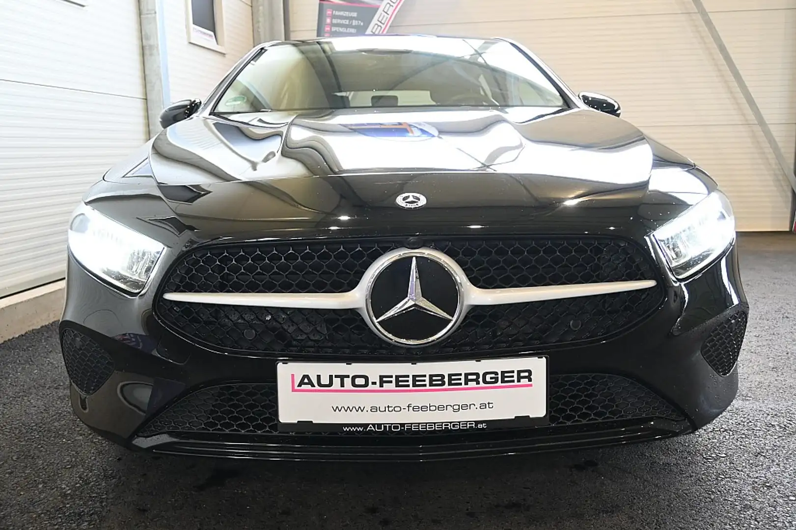 Mercedes-Benz A 180 d Aut. LED,NAVI,Sitzheizung Schwarz - 2