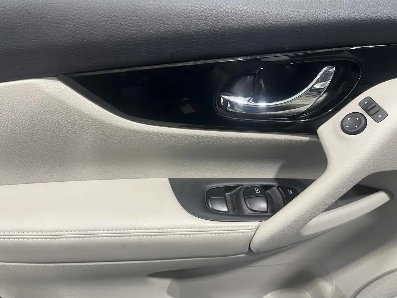 Nissan Qashqai снимка Nissan Qashqai
