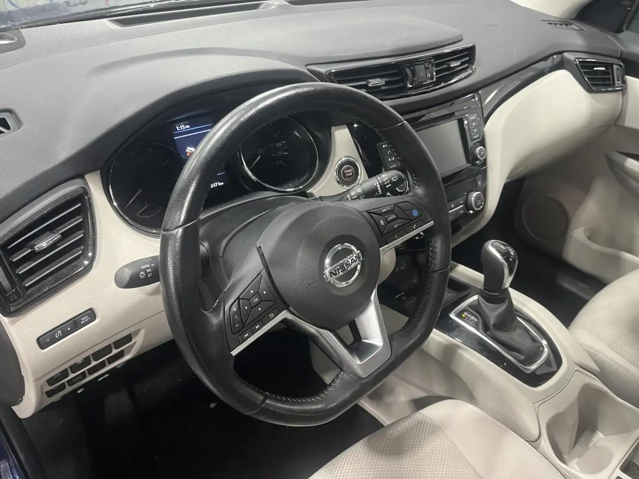 Nissan Qashqai снимка Nissan Qashqai