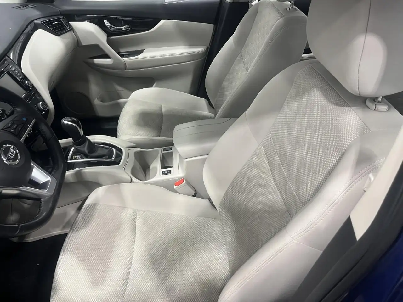 Nissan Qashqai снимка Nissan Qashqai