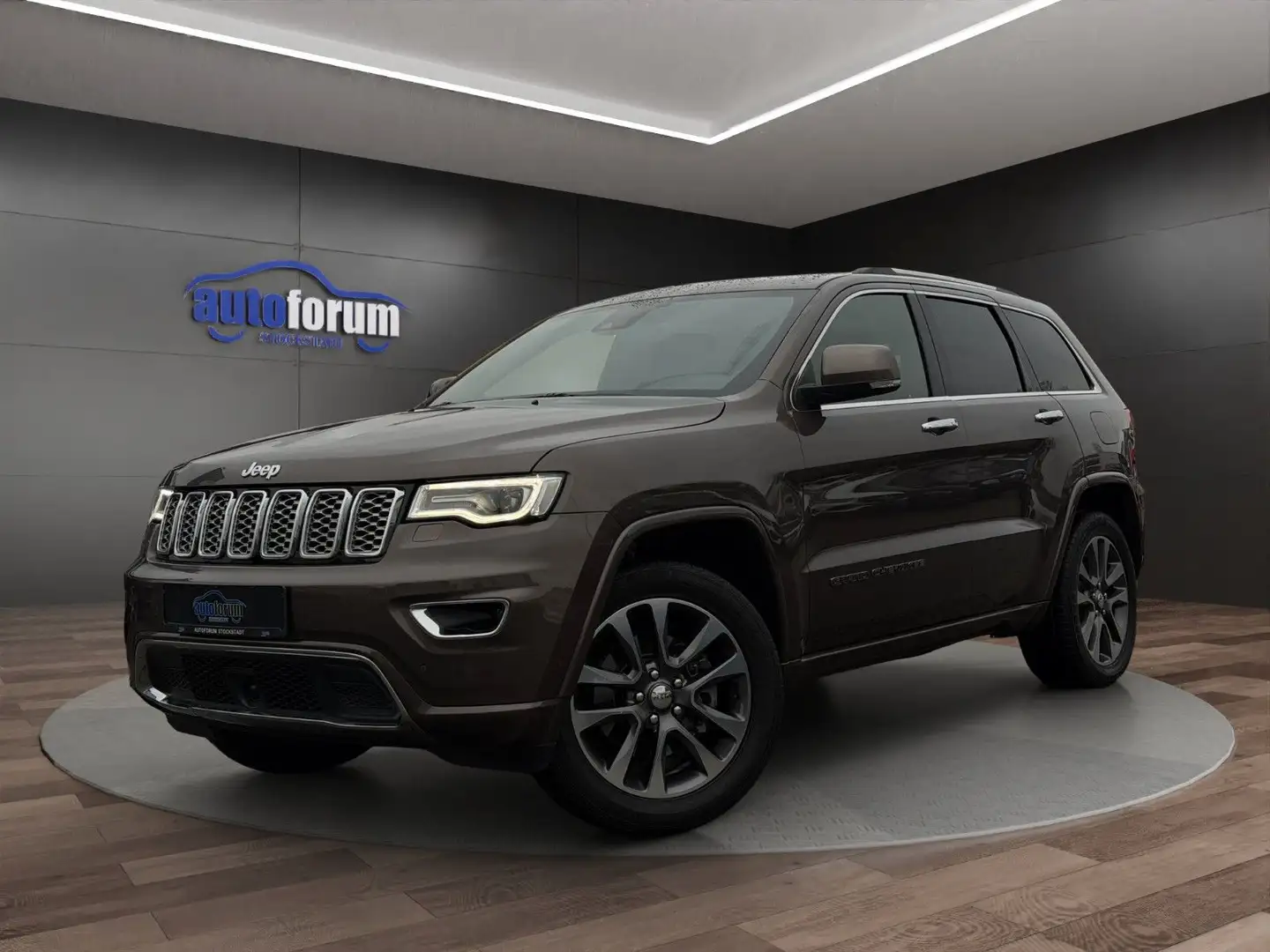 Jeep Grand Cherokee 3.0 CRD Overland AHK°ACC°PANO°CAM Maro - 1