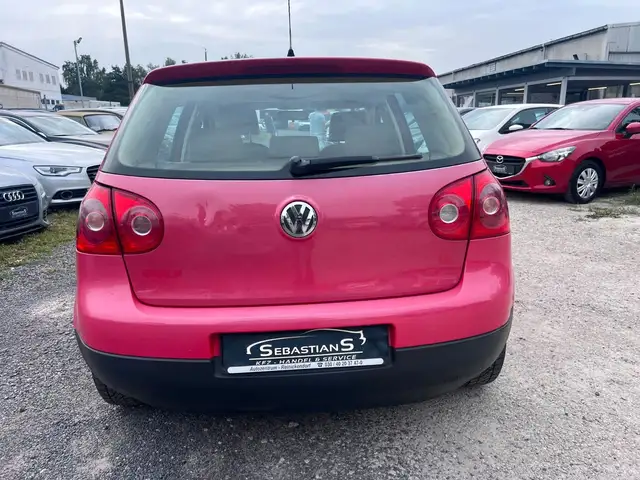 Volkswagen Golf view 5
