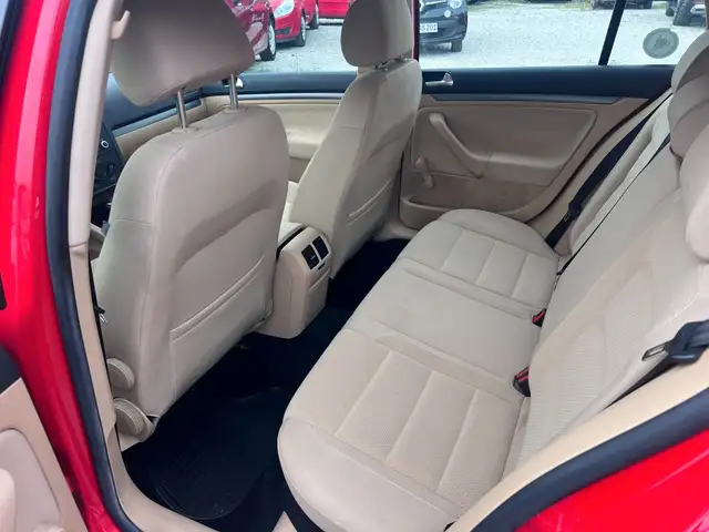 Volkswagen Golf view 11
