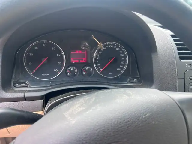 Volkswagen Golf view 14