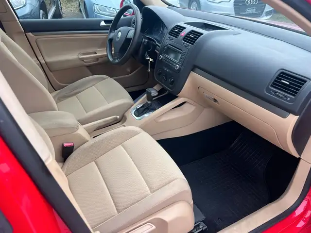Volkswagen Golf view 10
