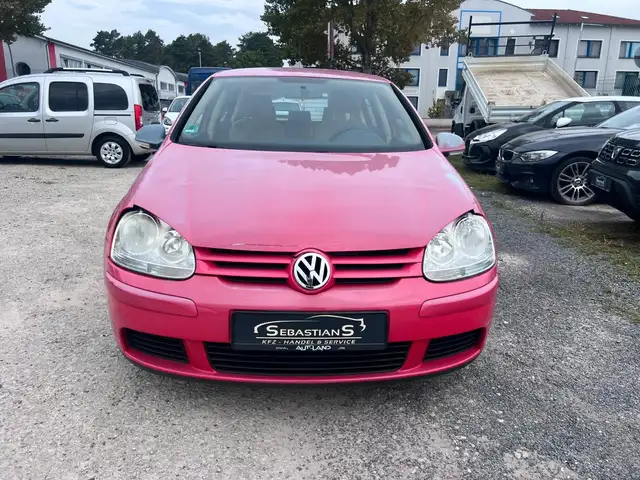Volkswagen Golf view 2