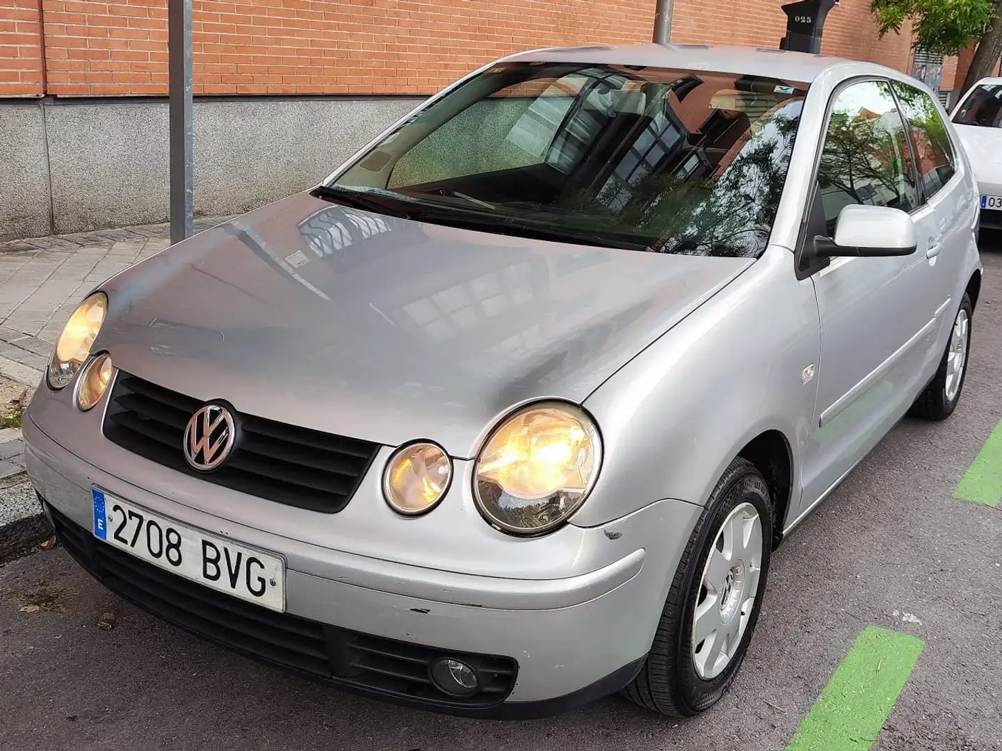 Volkswagen Polo Polo 1.9TDI Trendline Trendline Argintiu - 1