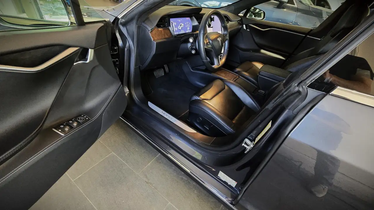 Tesla Model S снимка Tesla Model S