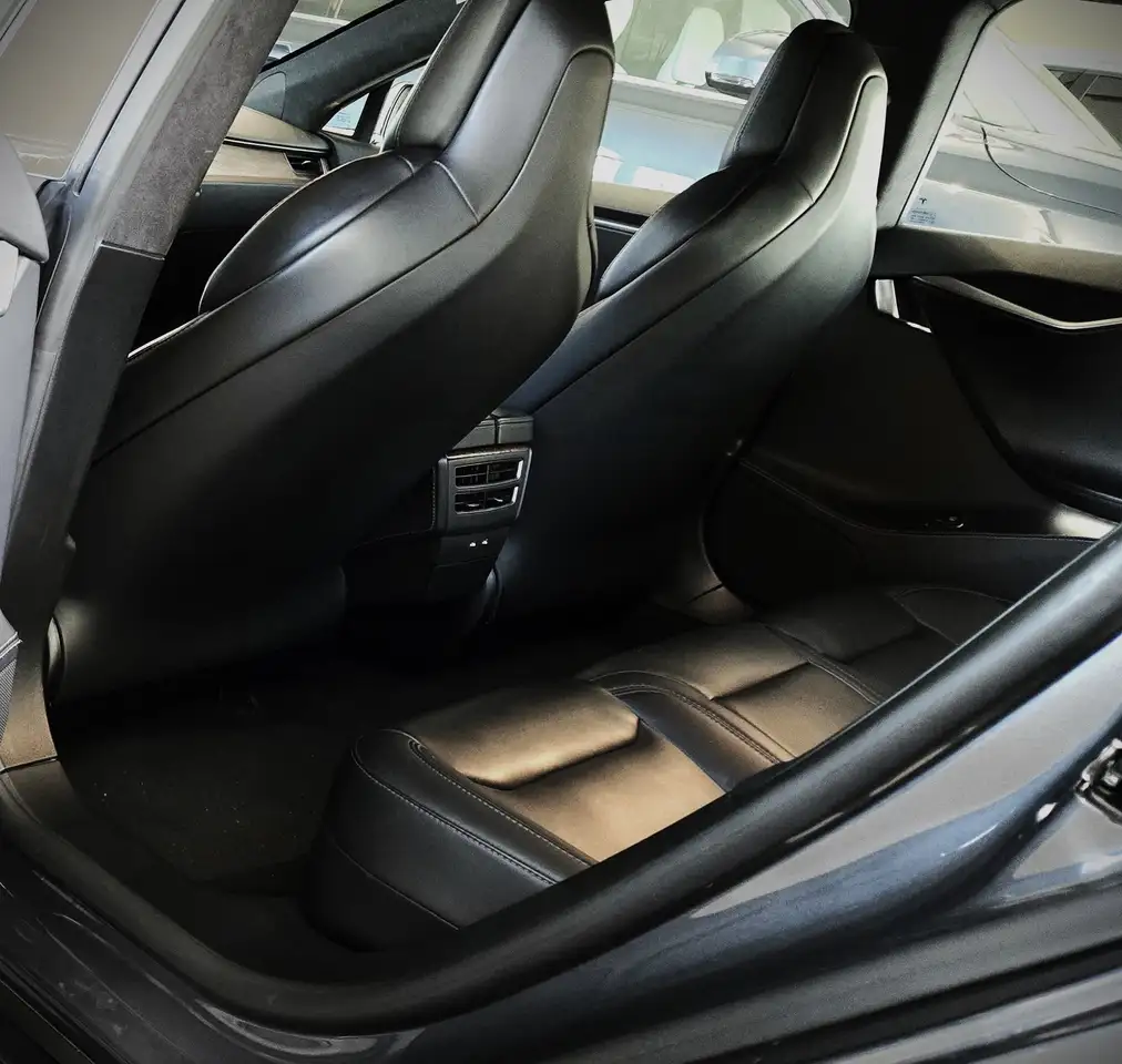 Tesla Model S снимка Tesla Model S