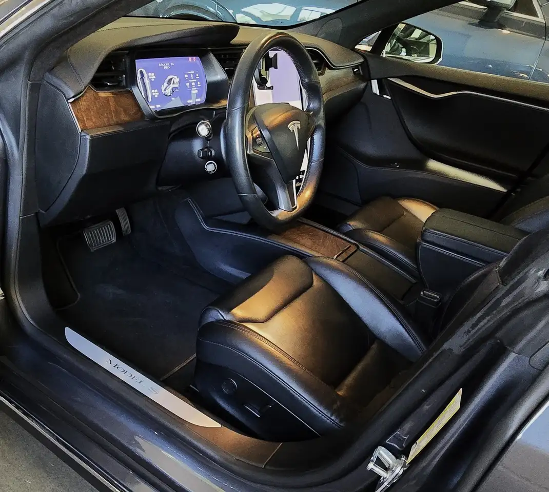 Tesla Model S снимка Tesla Model S