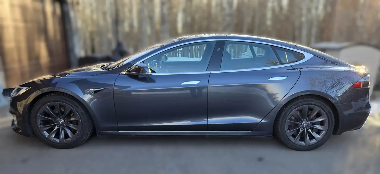 Tesla Model S снимка Tesla Model S