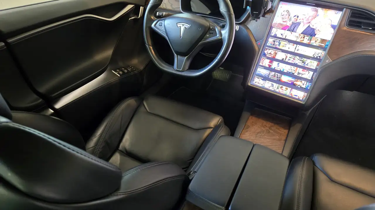 Tesla Model S снимка Tesla Model S