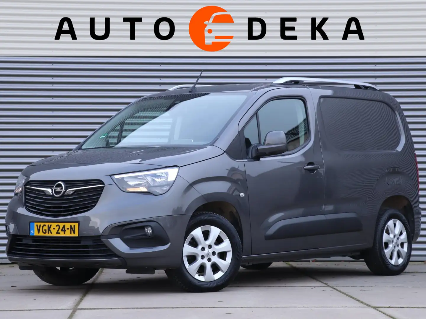 Opel Combo 1.5D Edition Automaat 130pk *Navigatie*Parkeersens Šedá - 1