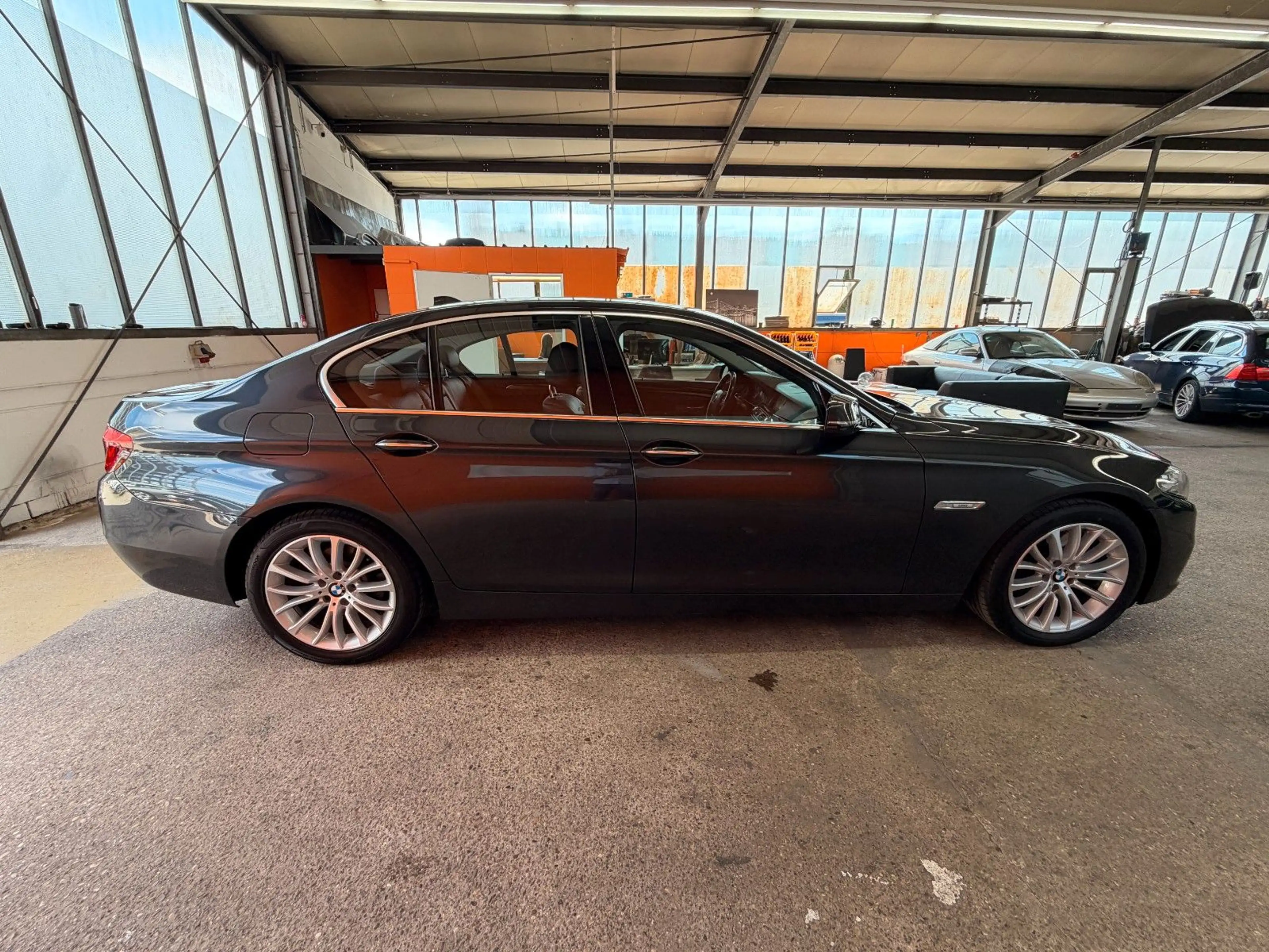 BMW 525 dA Luxury Line Automatik Leder Navi Xenon AHK — photo 4